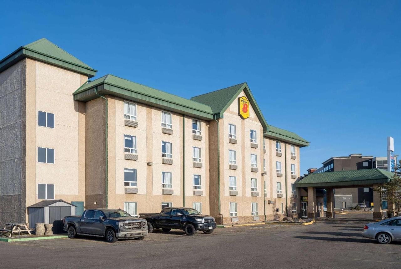 Super 8 By Wyndham Edmonton International Airport Hotel Leduc Bagian luar foto